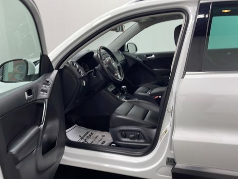 Used 2017 Volkswagen Tiguan Wolfsburg Edition AWD/4WD image 2