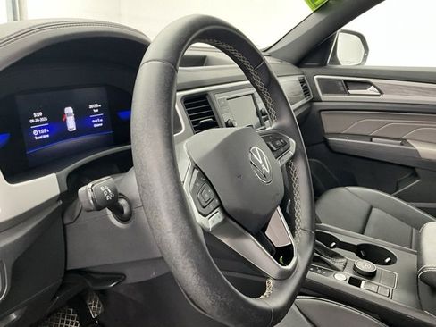 Used 2022 Volkswagen Atlas Cross Sport SE image 16