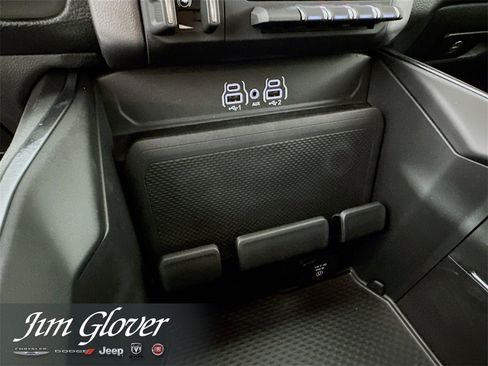 New 2026 RAM 1500 Big Horn w/ Night Edition image 37