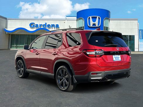 New 2026 Honda Pilot Sport image 4