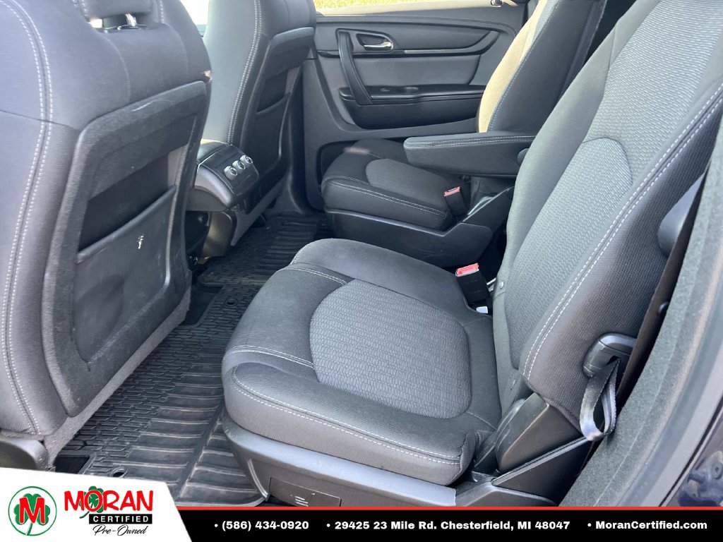 Used 2017 Chevrolet Traverse LT w/ Style and Technology Package FWD image 13