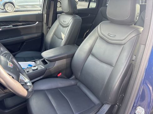 Used 2025 Cadillac XT6 Premium Luxury image 32