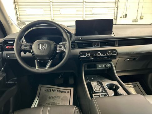 New 2026 Honda Pilot Touring image 4