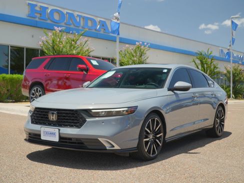 Used 2023 Honda Accord Touring image 1