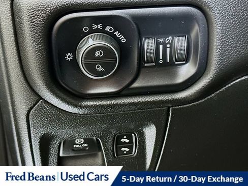 Used 2023 RAM 1500 Laramie AWD/4WD image 15