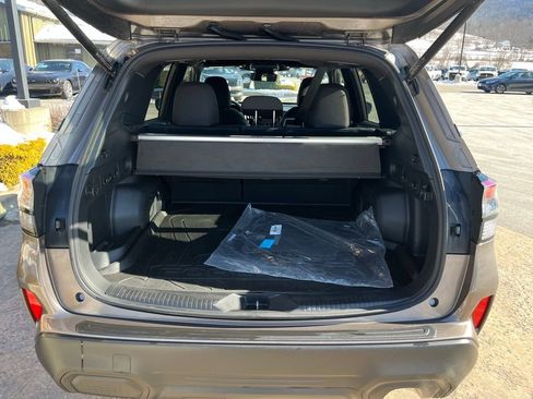 Used 2025 Subaru Forester Premium w/ Protection Package (1PH) AWD/4WD image 27