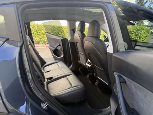 Used 2023 Tesla Model Y Long Range AWD/4WD image 14