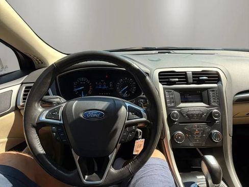 Used 2014 Ford Fusion SE w/ Equipment Group 202A FWD image 11