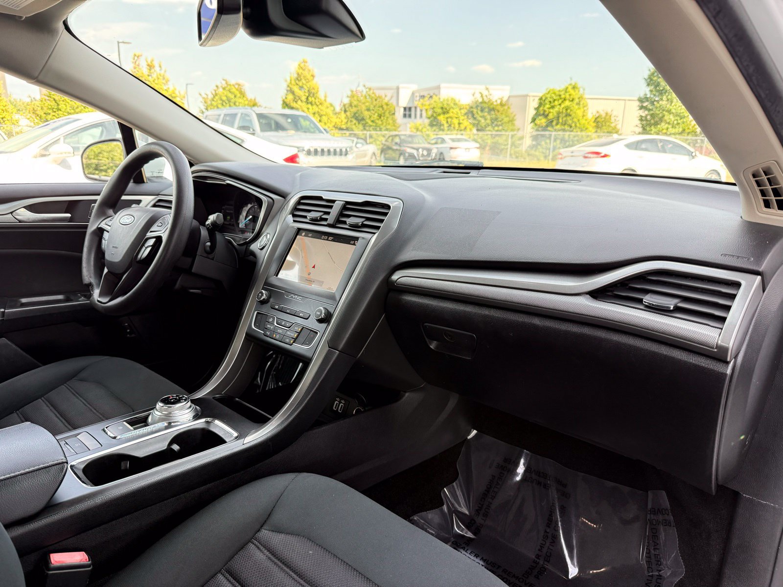 Used 2019 Ford Fusion SE FWD image 22