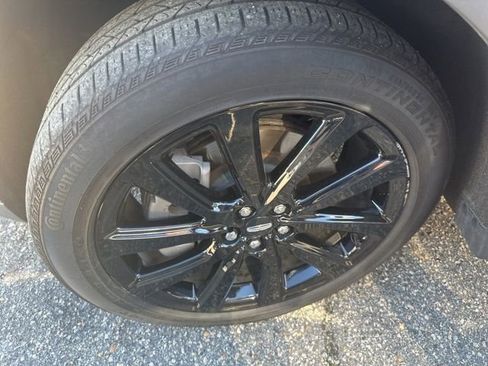 Used 2021 Lincoln Nautilus Reserve w/ Monochromatic Package image 11