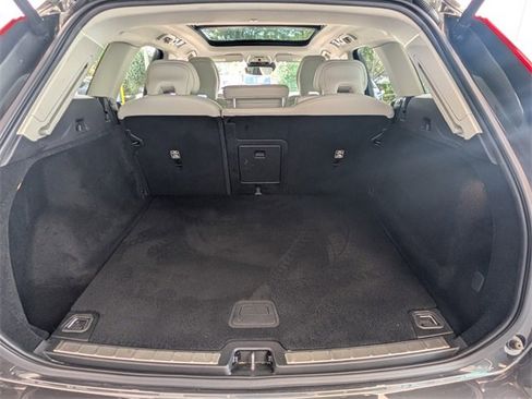 Used 2021 Volvo XC60 T5 Inscription image 15