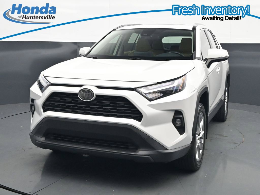 Used 2024 Toyota RAV4 XLE Premium FWD image 4