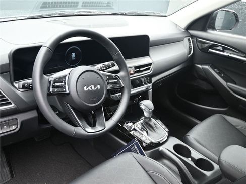 New 2026 Kia Seltos EX image 9