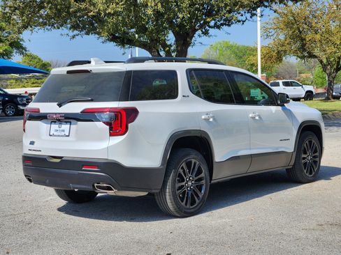 Used 2023 GMC Acadia SLT w/ Elevation Edition image 5