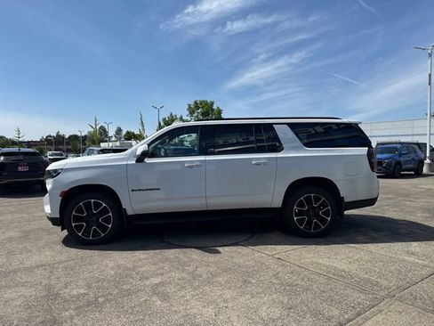 Used 2022 Chevrolet Suburban RST w/ Luxury Package AWD/4WD image 4