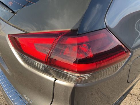 Used 2018 Nissan Rogue S image 46