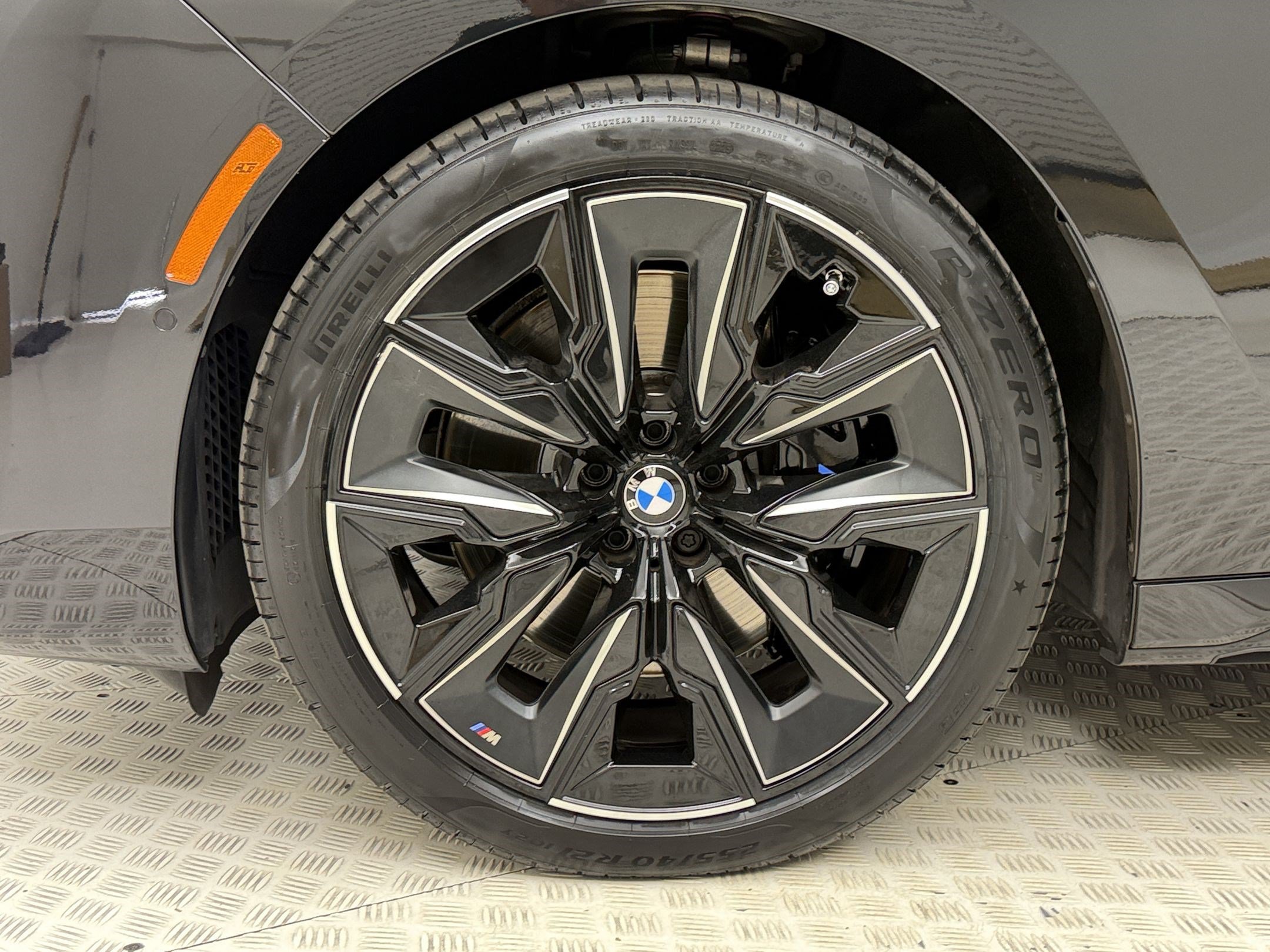 Certified 2025 BMW 740i w/ Premium Package RWD image 13