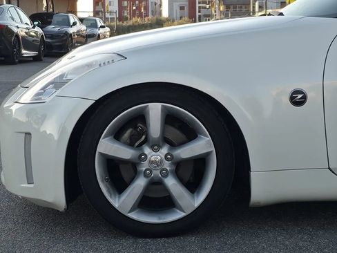 Used 2008 Nissan 350Z Touring image 9