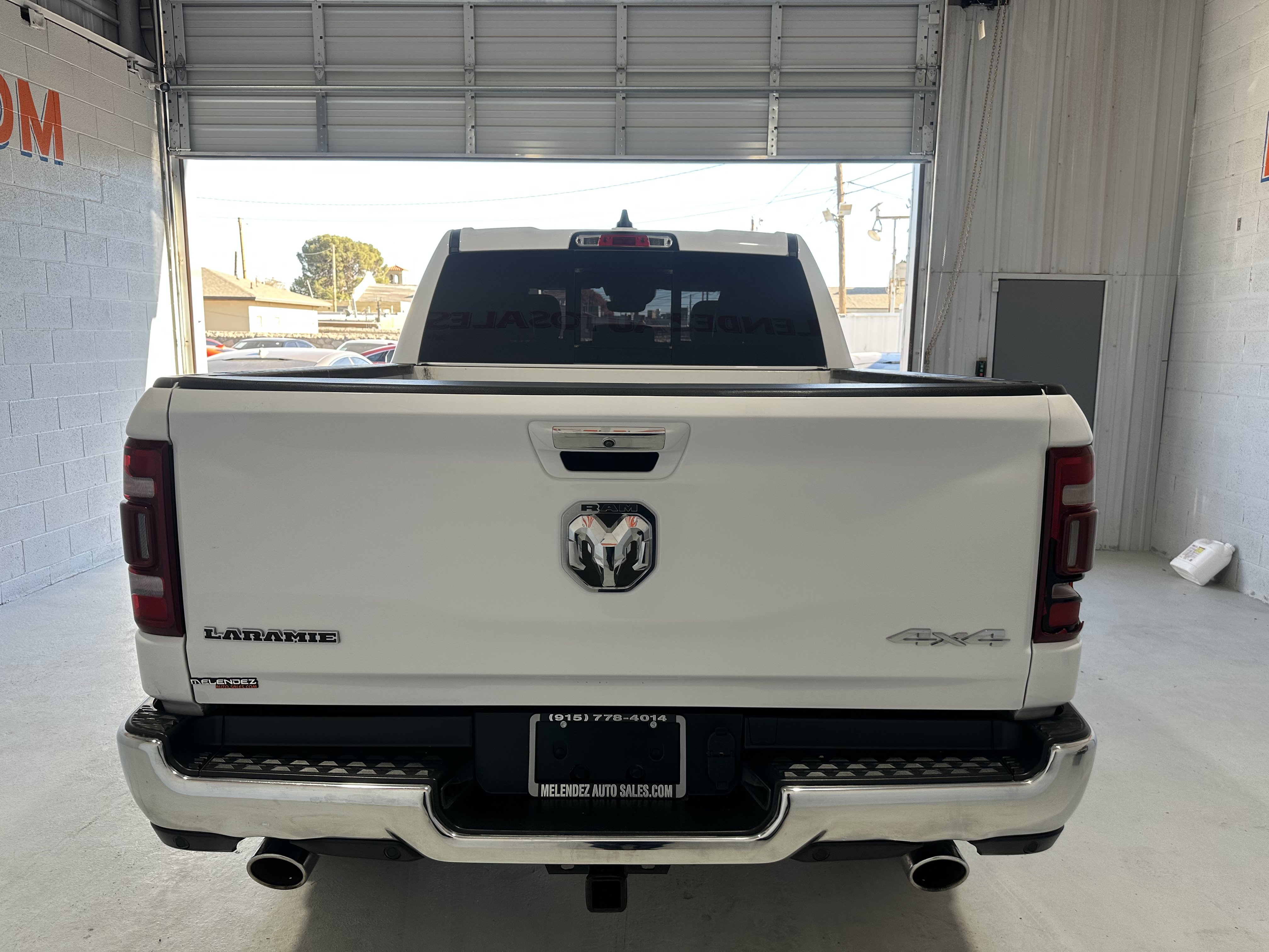 Used 2022 RAM 1500 Laramie AWD/4WD image 3