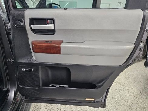 Used 2013 Toyota Sequoia Platinum image 31