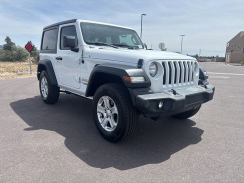 Used 2020 Jeep Wrangler Sport AWD/4WD image 3