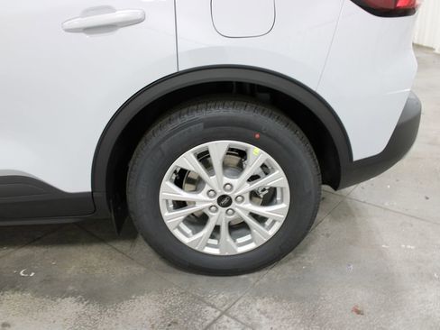 New 2026 Ford Escape Active FWD image 32