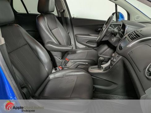 Used 2016 Chevrolet Trax LT w/ LT Convenience Package AWD/4WD image 38