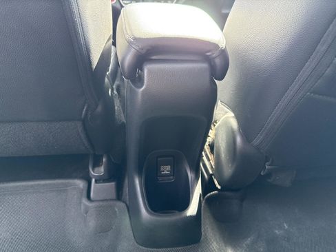 Used 2019 Honda HR-V Touring image 25