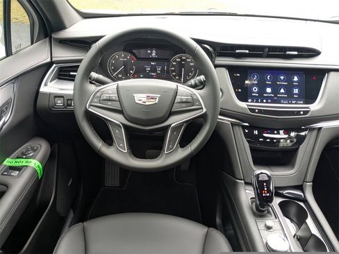 New 2026 Cadillac XT5 Luxury w/ LPO, Floor Liner Package image 18