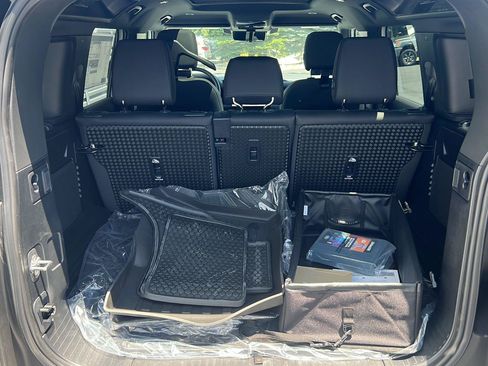New 2026 Land Rover Defender 110 S AWD/4WD image 29
