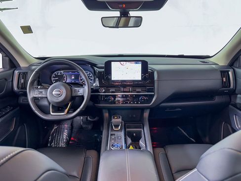 Certified 2023 Nissan Pathfinder SL image 13