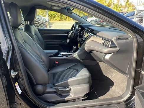 Used 2019 Toyota Camry SE image 30