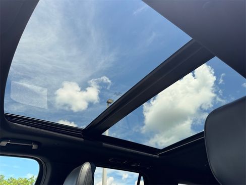 Used 2024 Lincoln Navigator Premiere image 21