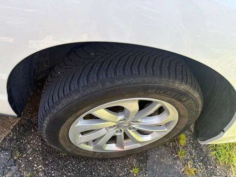 Used 2017 Acura RDX AWD image 3