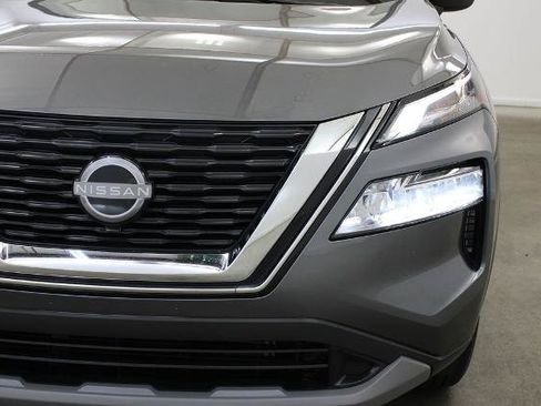 Certified 2022 Nissan Rogue SV FWD image 8
