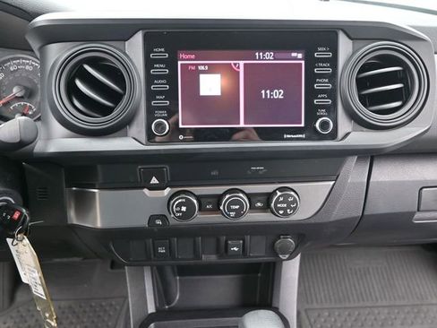 Used 2022 Toyota Tacoma SR w/ SR Convenience Package image 8