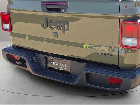 New 2026 Jeep Gladiator Sport image 4