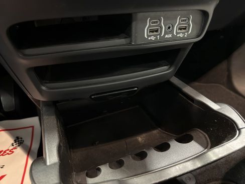 Used 2021 Chrysler Pacifica Touring w/ S Appearance Package image 36