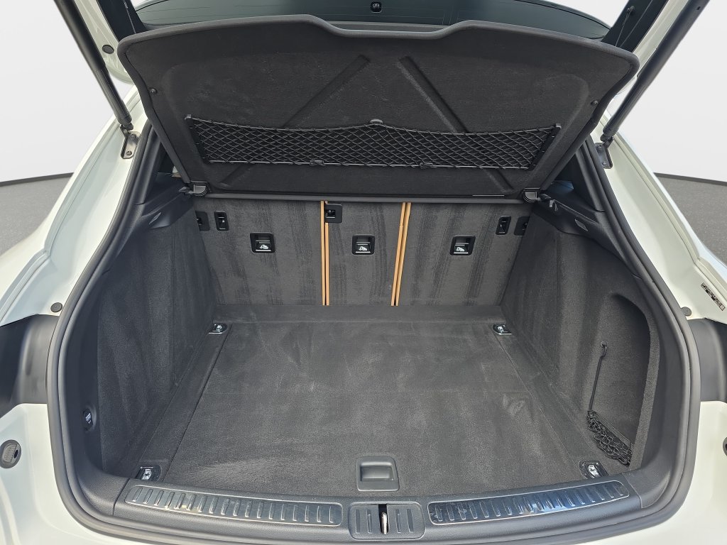Used 2018 Porsche Macan AWD/4WD image 14