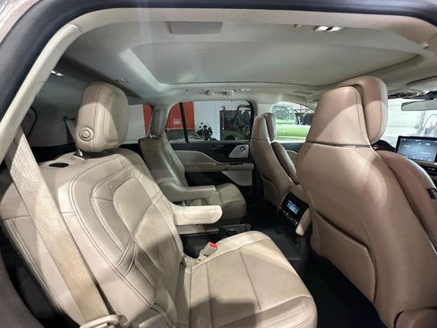 Used 2020 Lincoln Aviator Reserve w/ Equipment Group 202A AWD/4WD image 18