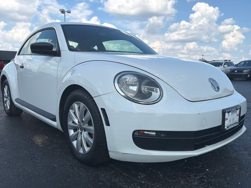 Used 2015 Volkswagen Beetle 1.8T FWD image 1