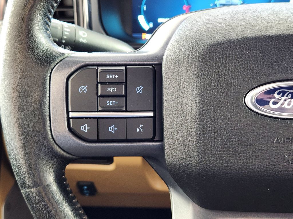 Used 2023 Ford F250 Lariat w/ Sport Appearance Package AWD/4WD image 17