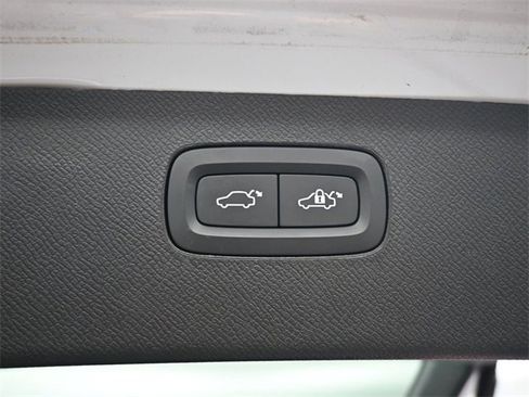 Used 2023 Volvo XC90 B6 Plus w/ Protection Package Premier image 31