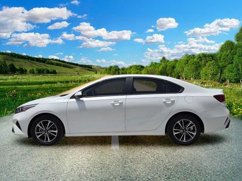 Used 2024 Kia Forte LXS w/ LXS Technology Package FWD image 3