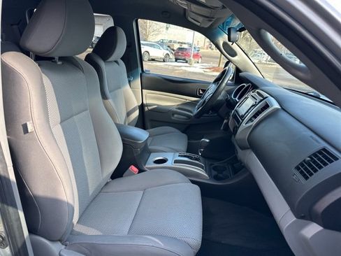 Used 2015 Toyota Tacoma 4x4 Double Cab w/ TRD Off-Road Package image 30