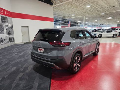 Used 2023 Nissan Rogue SL w/ SL Premium Package AWD/4WD image 3