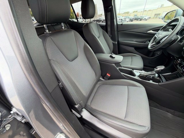 Used 2022 Buick Encore GX Select AWD/4WD image 27