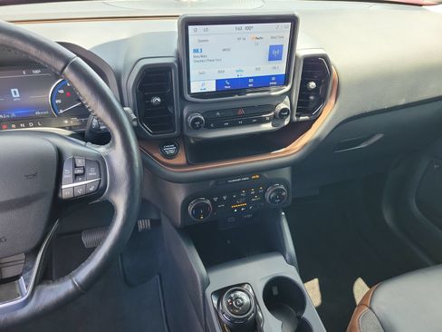Used 2022 Ford Bronco Sport Outer Banks w/ Tech Package AWD/4WD image 23