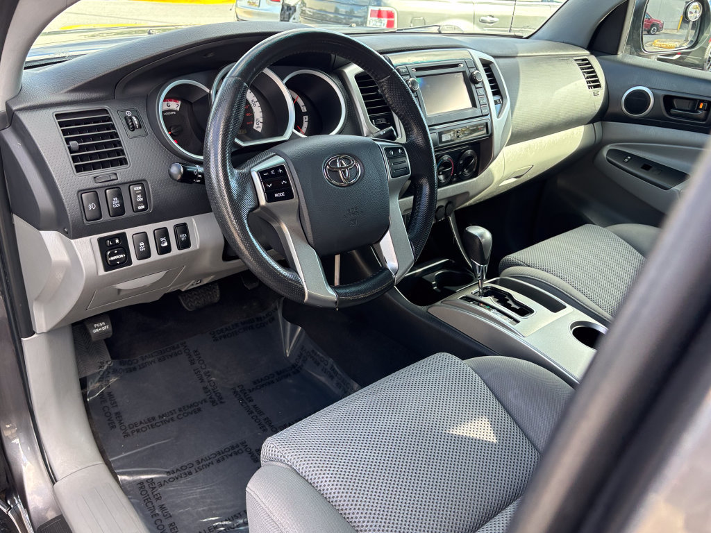 Used 2013 Toyota Tacoma 4x4 Access Cab V6 w/ TRD Off-Road Pkg image 19