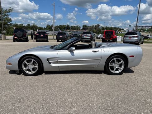 Used 2001 Chevrolet Corvette Convertible w/ Preferred Equipment Group2 RWD image 29